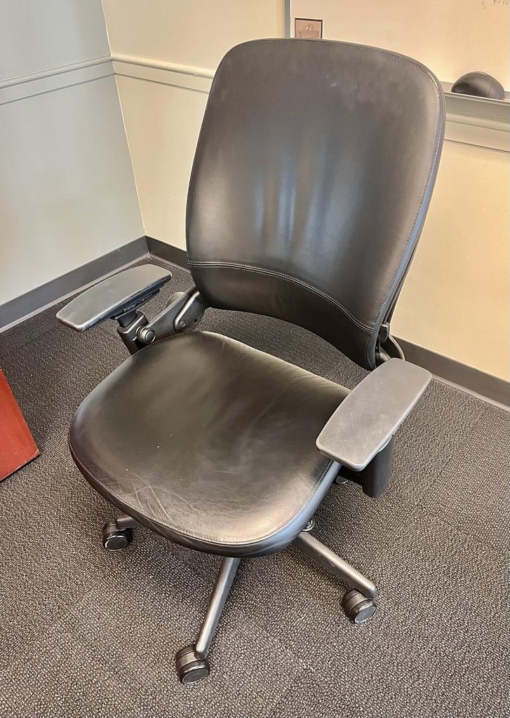 Task Chair - black leather Leap