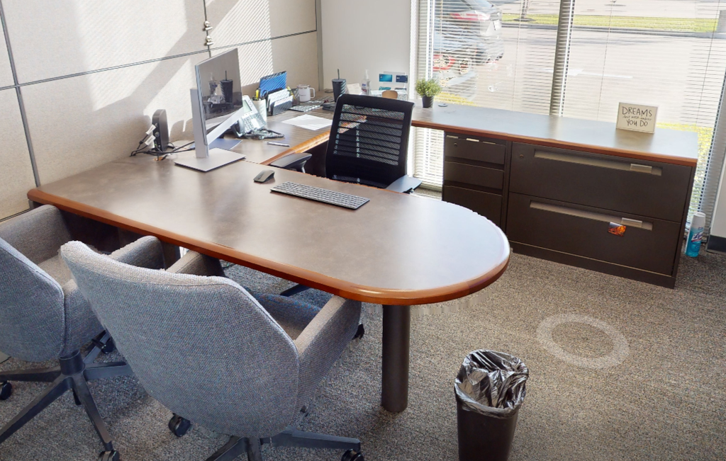 U-shaped desk