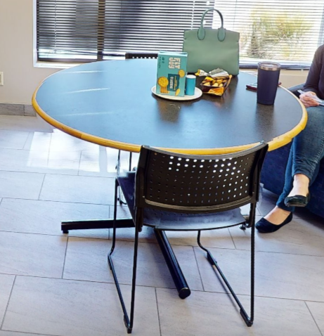 Round meeting table