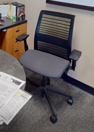 Task chair with arms