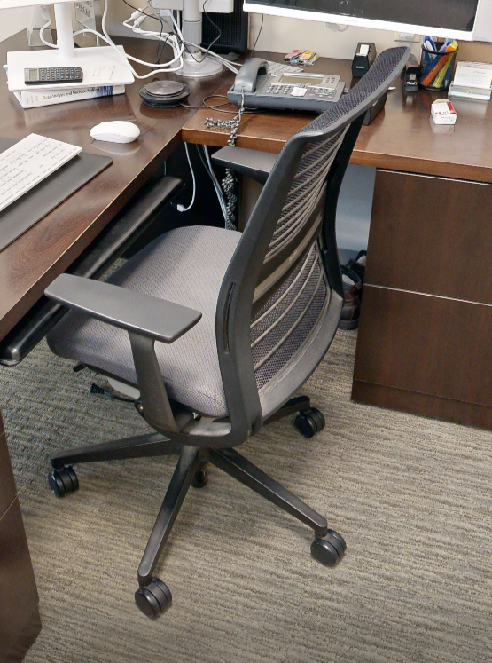 Grey &amp; blk task chair with arms