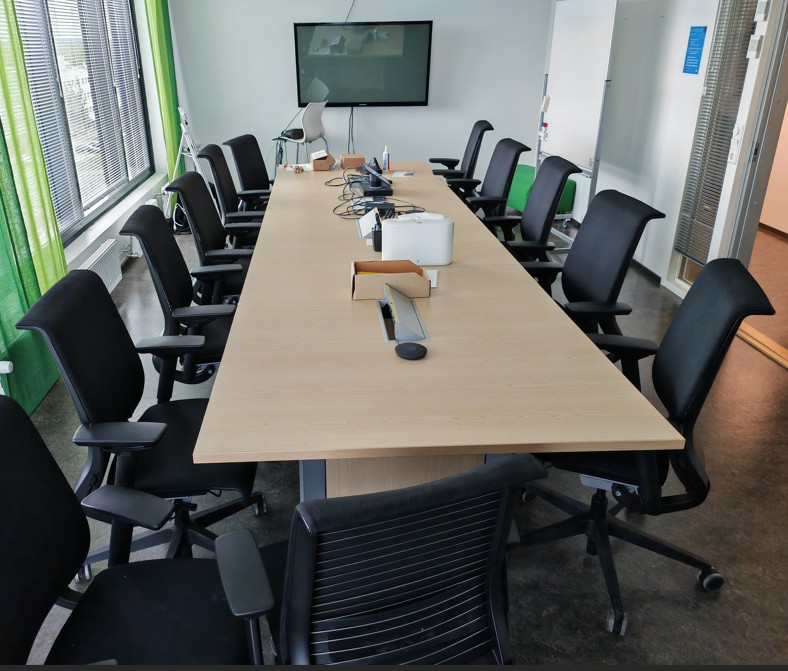 Conference Table (High Five)