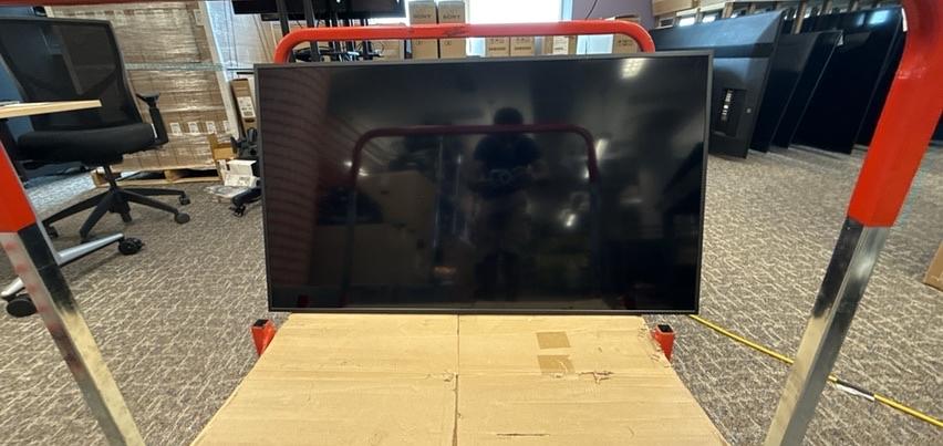 TV #50 - Diag {50"} x W {2"}