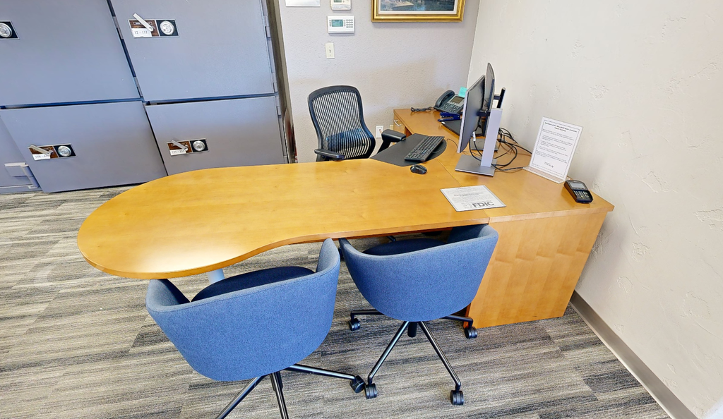 Full Desk