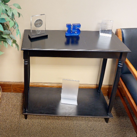 2 shelf table