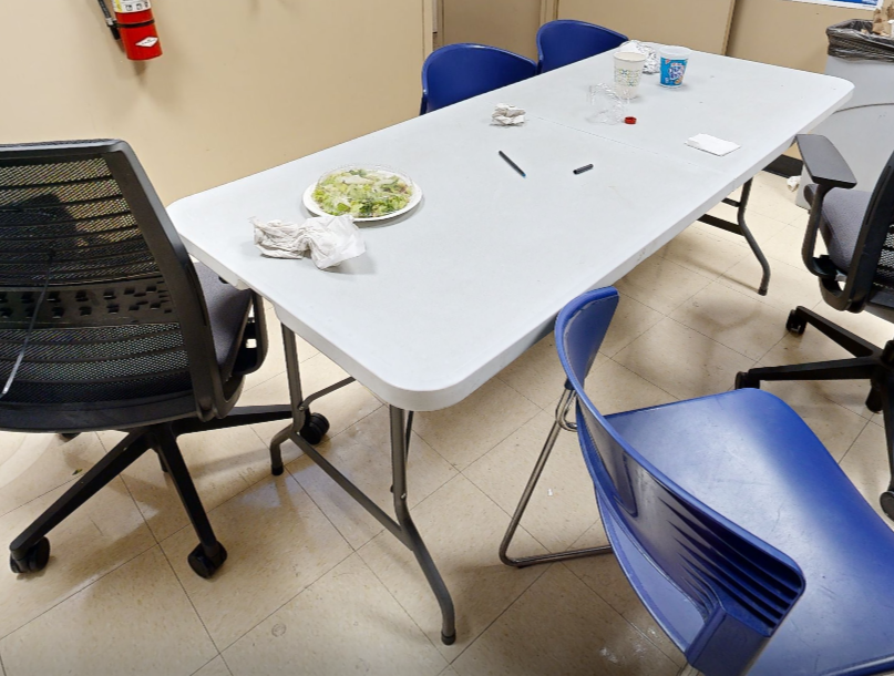 Round kitchen table