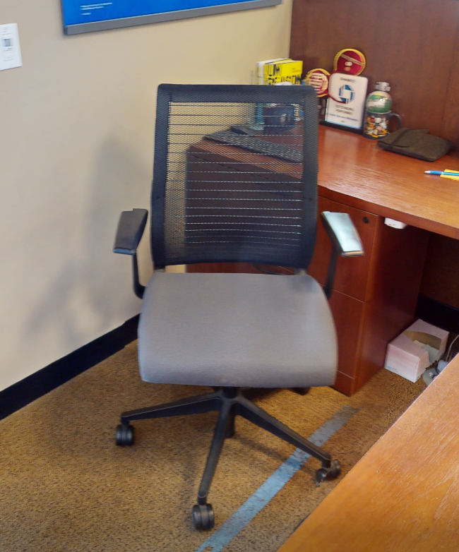 Task chair with arms