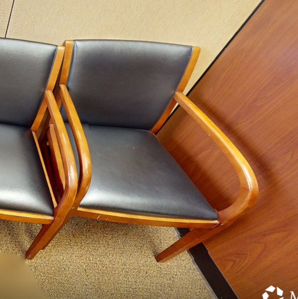 Black guest chair with arms