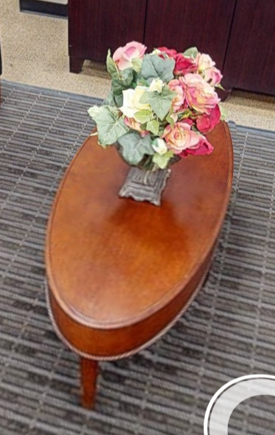 Oval coffee table