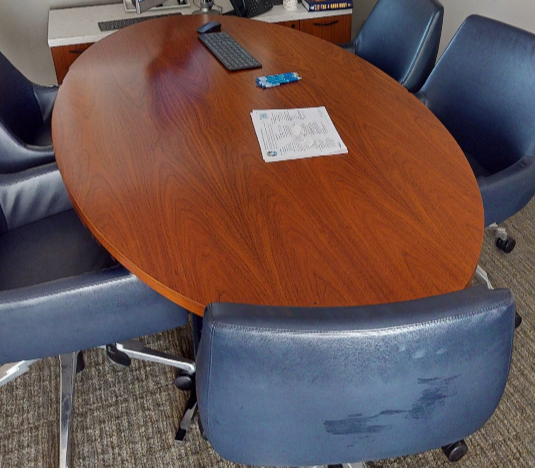Oval conference table