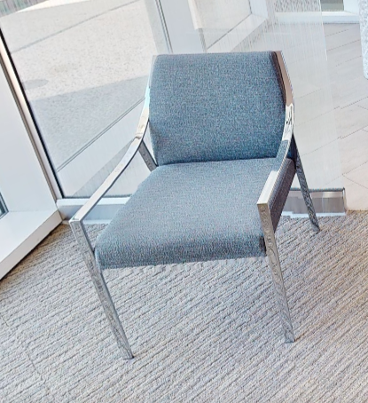 Guest chair with arms