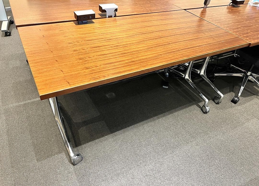 Mobile Table - walnut 60 x 30