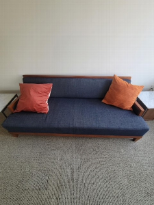 SOFA BLUE FABRIC W/2 RED PILLOWS 74" X 29" X 29"