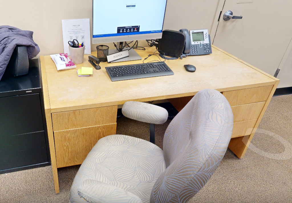 Classic desk