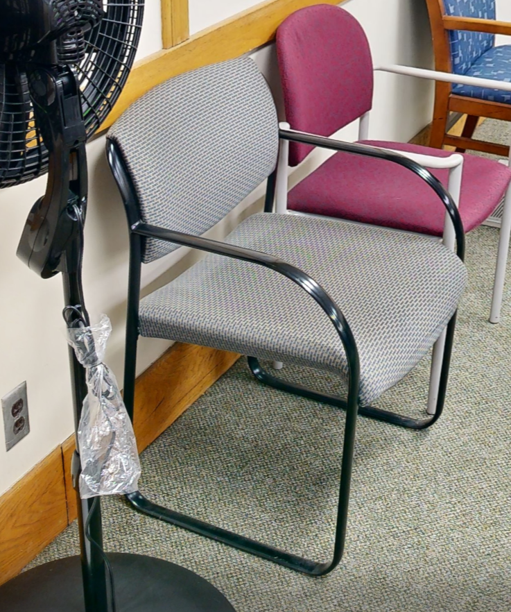 Grey guest chair with arms