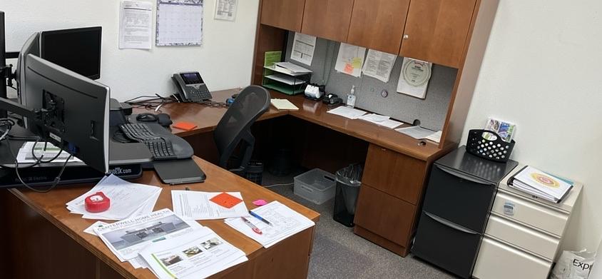 U - Shaped Desk - LH w Hutch