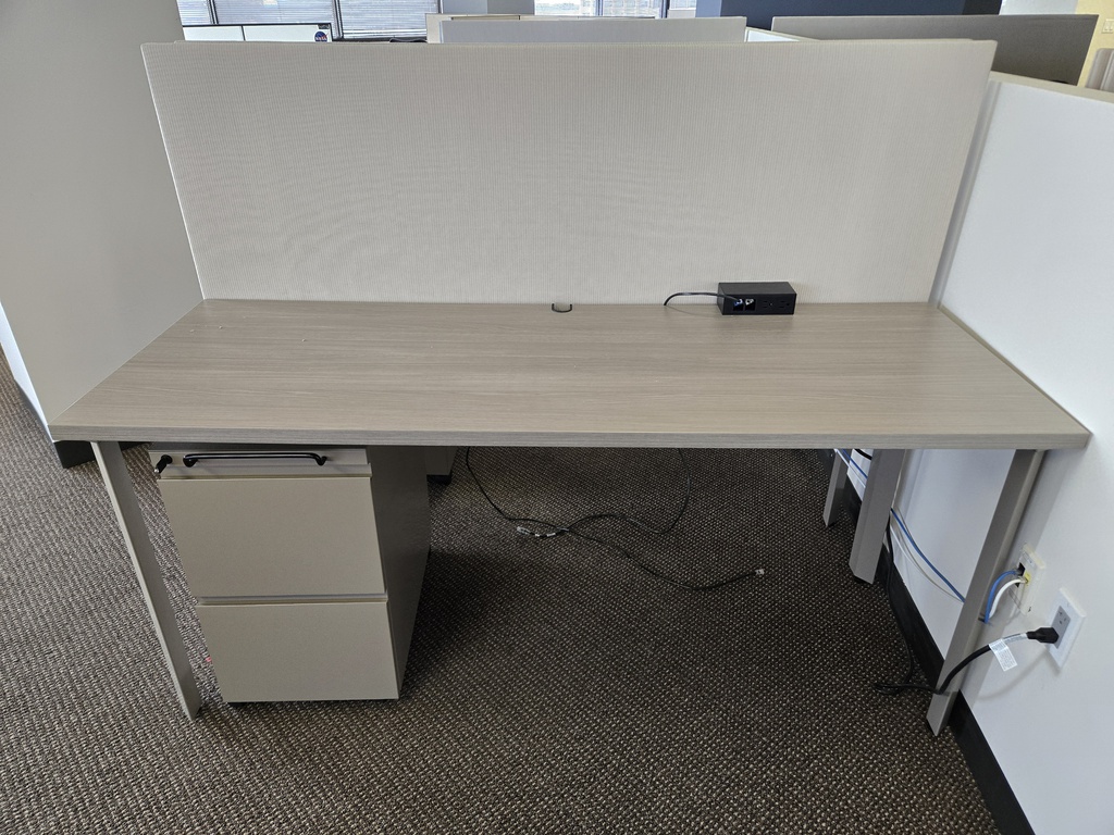 Desk Table w/Tackboard