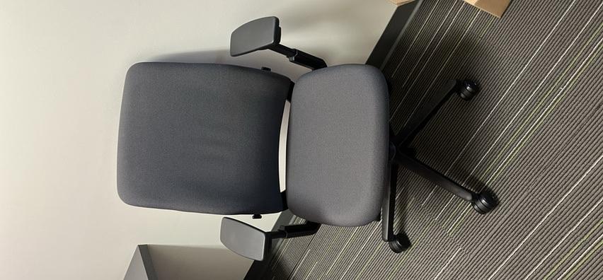 Amia Chair