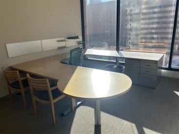U Desk