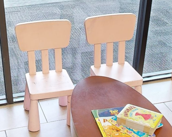 Child wooden chair wht