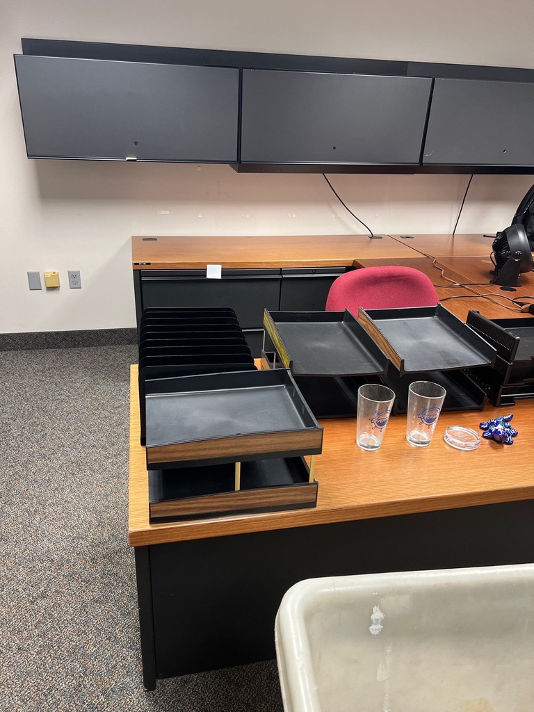 Knoll Workstations with no panels 