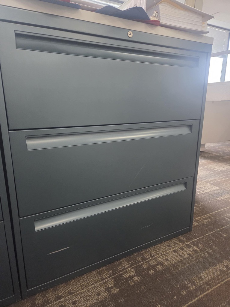 3 drawer filing cabinet - scratched 
