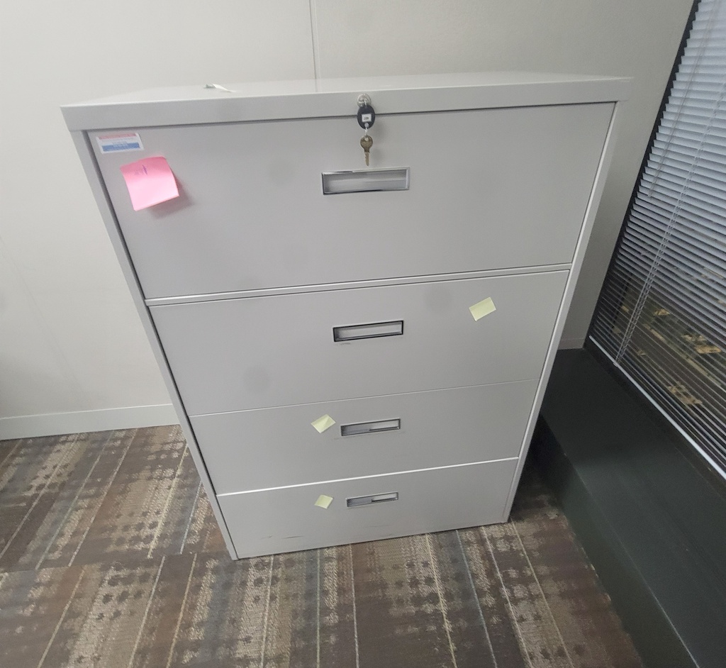 4 drawers cabinet -metal 