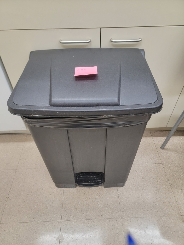 Trash bin