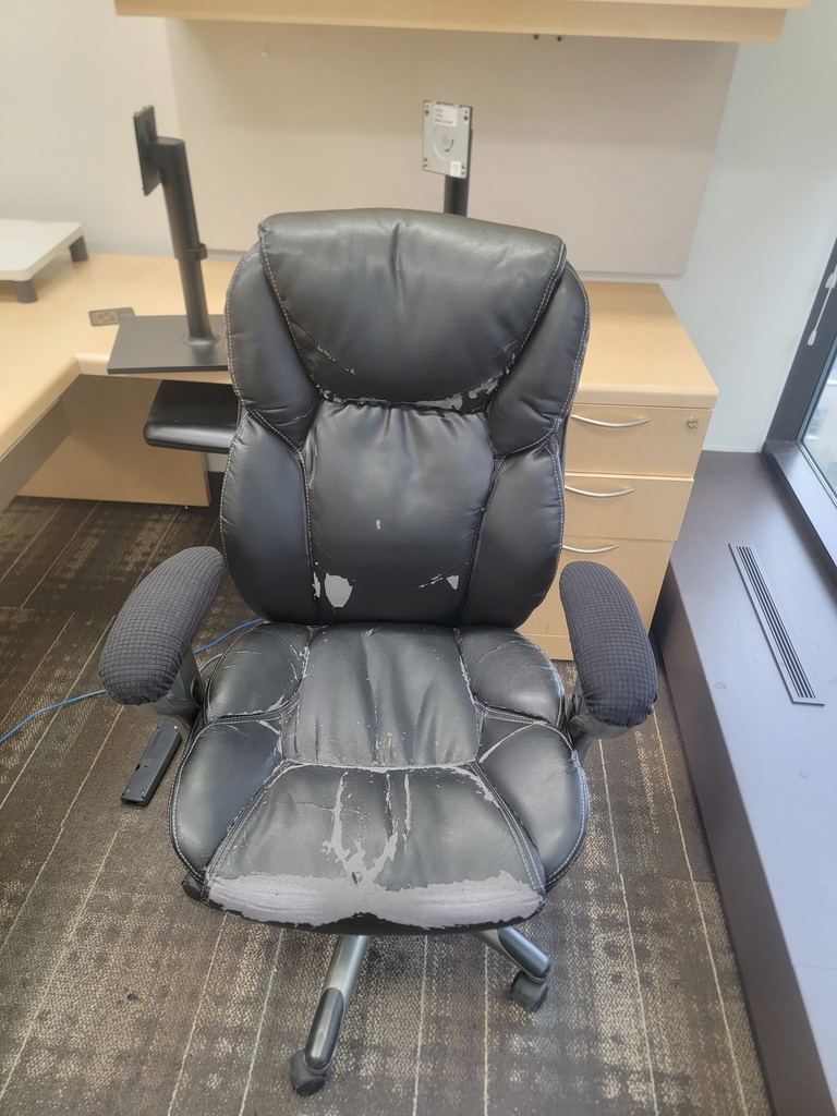 Office chair-black - damaged