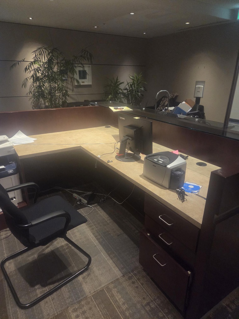 reception desk 