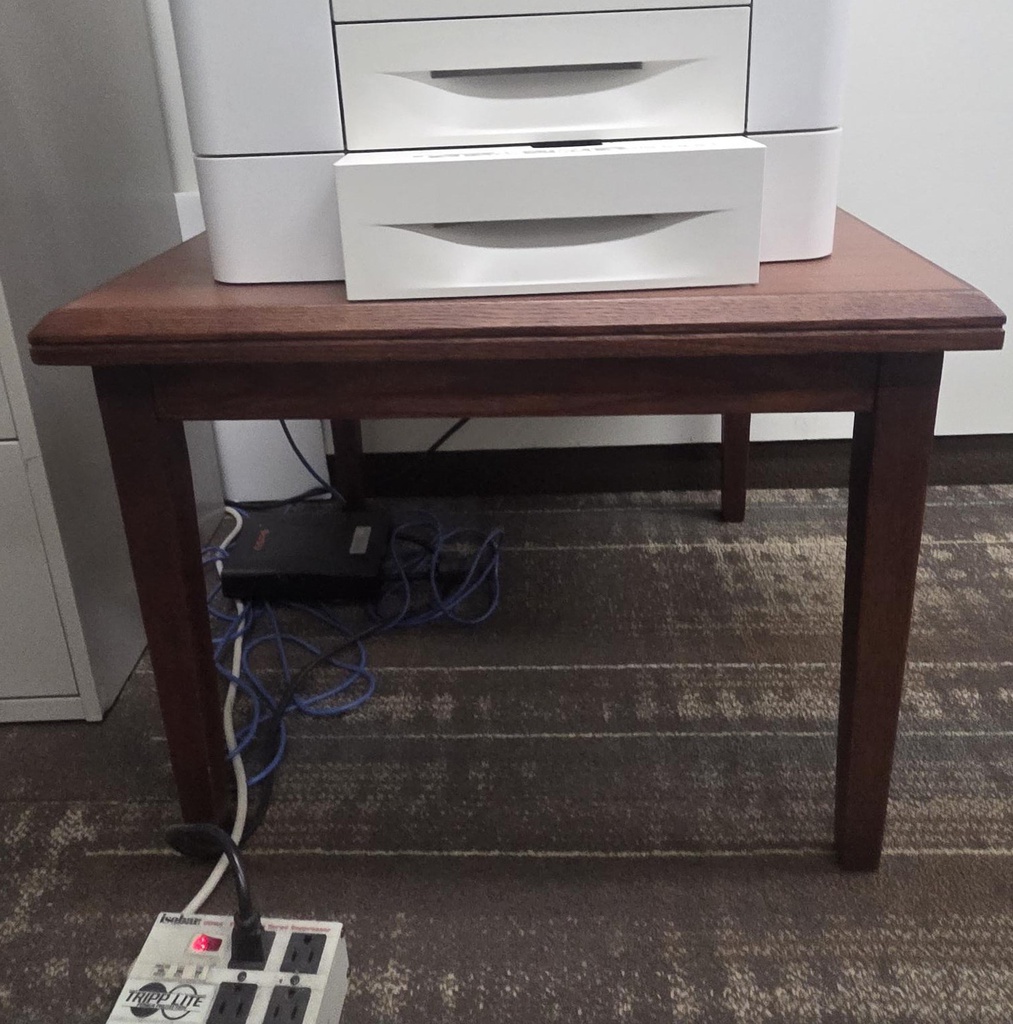 sqaure wood table