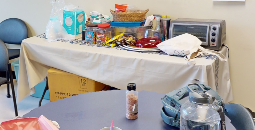 Rectangle folding table