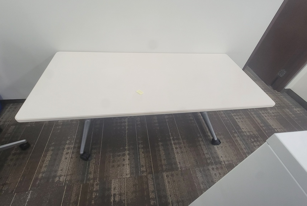 Akira table