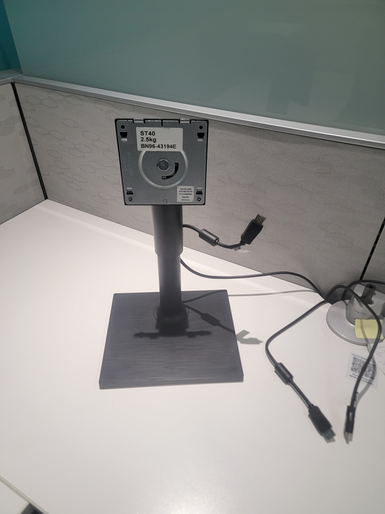 Single  monitor arm