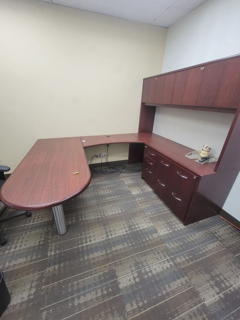 U shape desk w/hoverhangin comp/wood