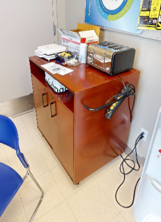 Mobile coffee cabinet