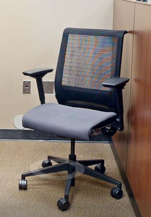 Task chair with arms
