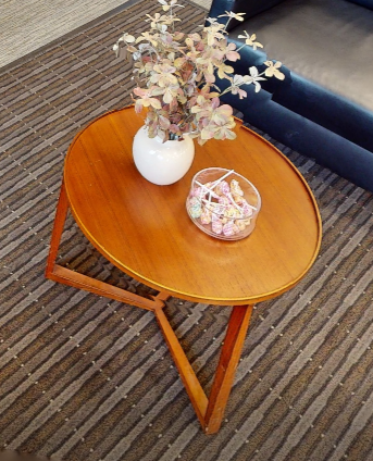 Round coffee table