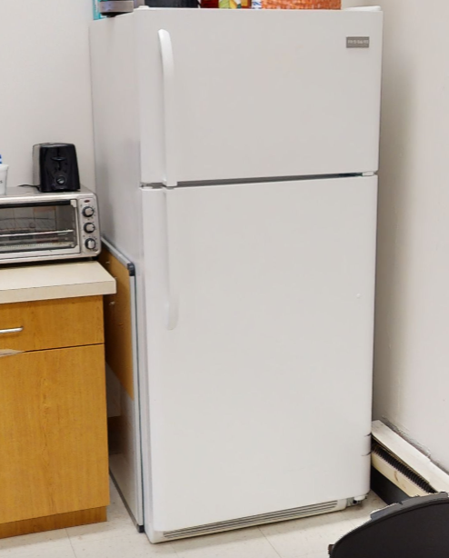 Refrigerator 
