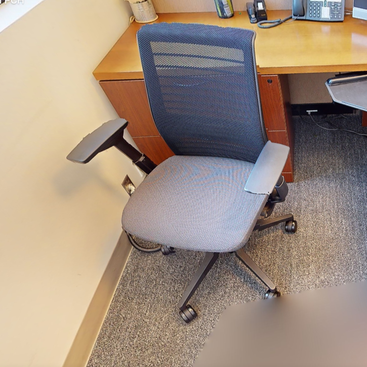 Task chair with arms