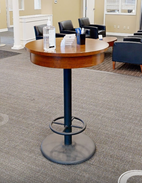Standing lab table