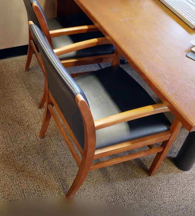 Black guest chair with arms