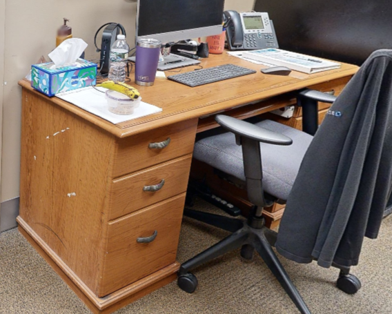 6D wood desk