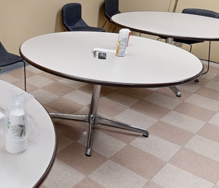 Round break table