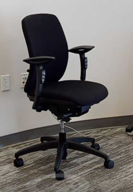Task chair with arms