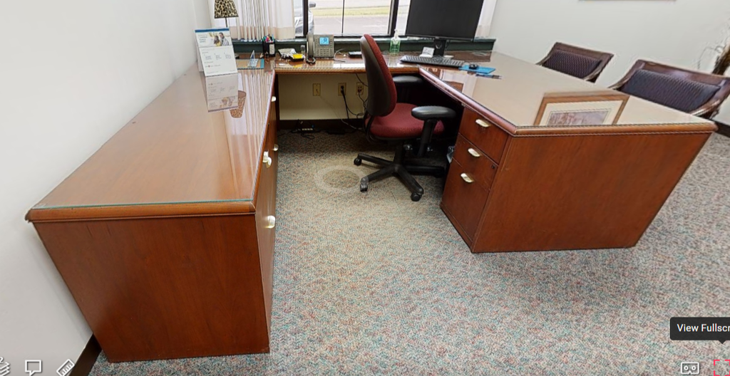 U-shaped desk