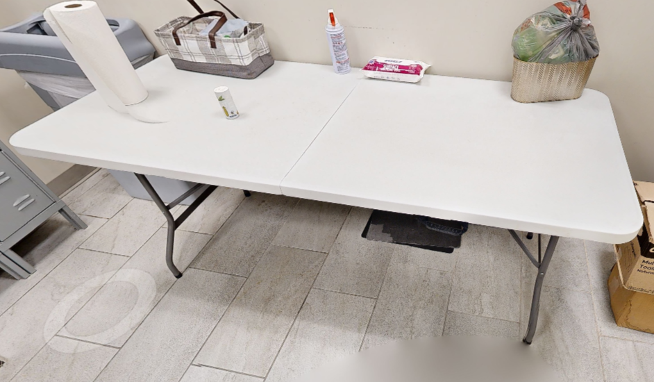 Folding table