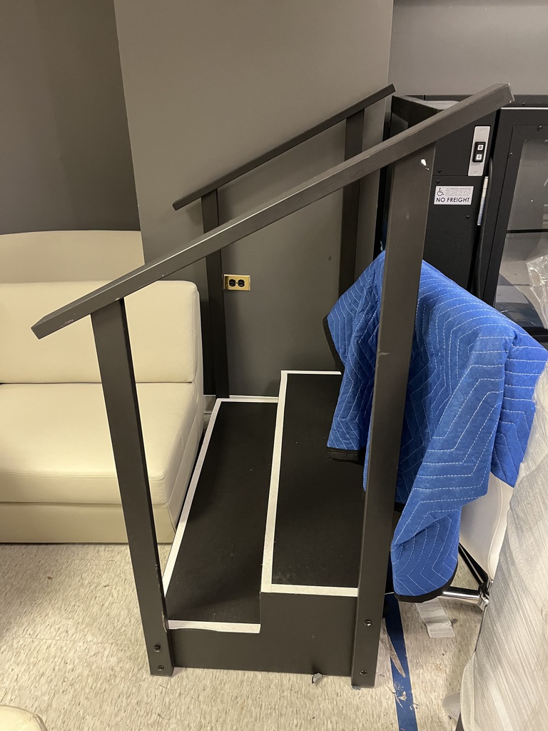 stairs with handles 