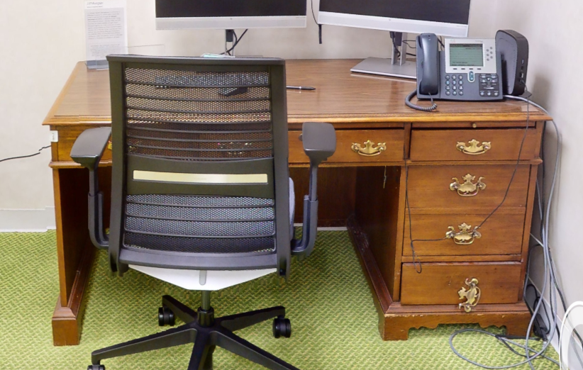 Classic desk