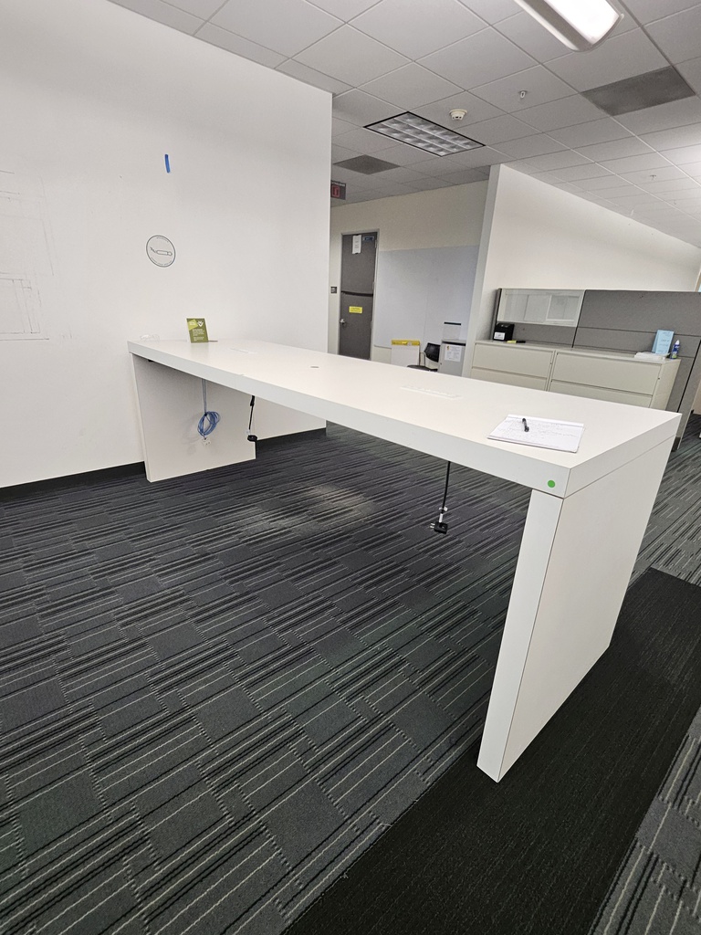 10ft Large huddle table